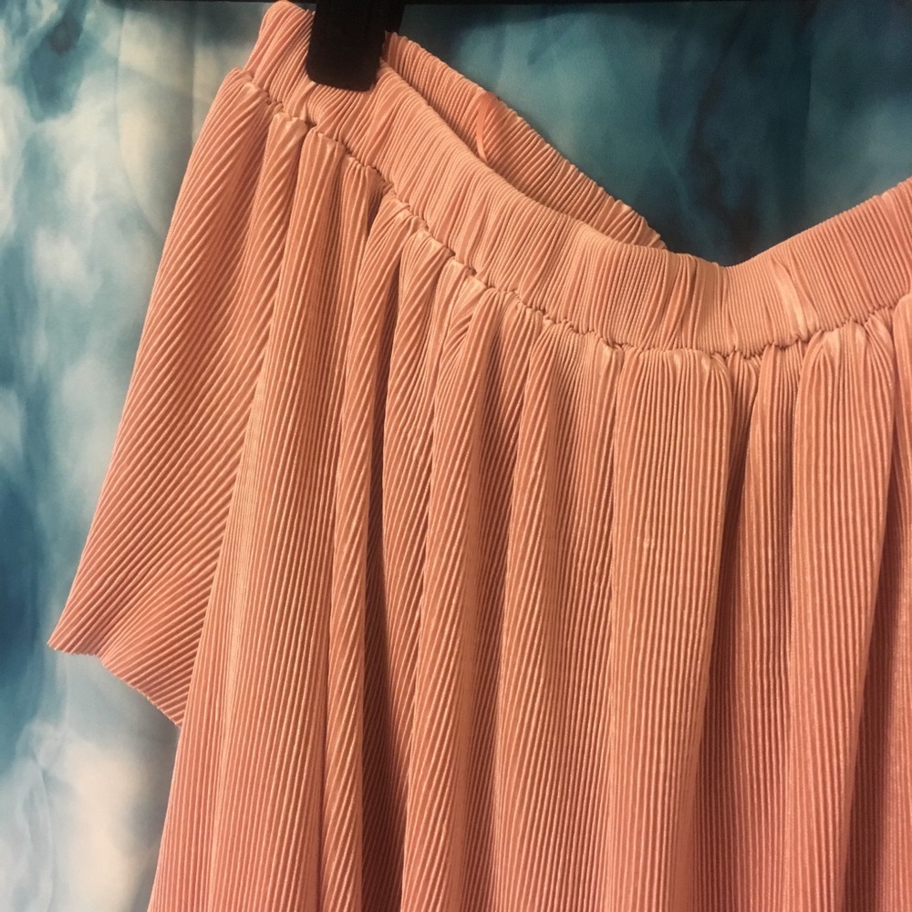 Pink Textured Off Shoulder Top - Picture 2 of 2